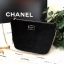 Best Seller♡ Chanel Cosmetics crossbody bag ของแท้ จากเคาเตอร์ Cosmetic ค้า ทรงสวย ด้านหน้าประดับโลโก้แบรนด์สุดหรู วัสดุผ้าขนวูฟ นุ่มมือ น้ำหนักเบา ตัวกระเป๋าอะไหล่ทองพร้อมสายโซ่สุดหรู ถอดออกได้ หัวซิปปั๊มแบรนด์ เปิดปิดด้วยซิป หยิบของง่าย ถือคลัชต์