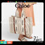 CHLOÉ Woody large leather-trimmed cotton-canvas tote กระเป๋าแบรนด์ดังจากสัญชาติฝรั่งเศส เป็นที่ชื่นชอบของเซเลบริตี โคลเอ้รุ่นนี้เป็นสไตล์วินเทจ เรียบหรูและดูดี ออกแบบมาเพื่อการใช้งานที่ง่ายแสนง่าย และยังจุของได้ไม่น้อยเลยทีเดียว เพิ่มความมีเสน่ห์และแข็งแร