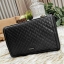 GUESS CROSSBODY BAG กระเป๋าสะพายรุ่นใหม่ล่าสุดทรงเหลี่ยมหนังสวยเดินเส้นลายตารางอยู่ทรงด้านหน้าประดับโลโก้ GUESS อะไหล่ทอง เปิดปิดด้วยฝาปิดกระดุมแม่เหล็ก ภายในมีฌลโก้และช่องซิป กว้างและจุใส่กระเป๋าสตางค์ใบยาว ของจุกจิกได้เยอะ สายสะพายโซ่ตมีที่รองบ่าจะเลื่อ