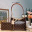 LV CARRYALL MINI BAG รุ่นลิมิเต็ดที่สาวๆตามหา มาในไซส์มินิ ขนาดโคตรน่ารักน่าใช้! กระเป๋าสะพายไหล่ทรงสวย ดีไซน์เรียบง่ายคลาสสิค หรู ดูผู้ดี รูปทรงใช้งานง่าย มาพร้อมใบลูก