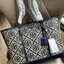 ของแท้ 💯% Tory burch perry monogram jacquard triple compartment tote ครั้งแรกกับลายโมโนแกรม ที่ได้รับแรงบันดาลใจมาจากโลโก้สุดคลาสสิกในกระเป๋าทรงtote bag T Monogram ที่ใช้การทอลายแบบแจ็กการ์ดสุดประณีต