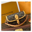 LV Nano Diane Bag กระเป๋ามัลติฟังก์ชั่นรุ่นยอดนิยม มาในไซส์เล็กมินิน่ารักคุณหนูลัคชูมากค่ะ ดีไซน์น่ารักน่าใช้มากๆ มีสายมาให้ถึง 2 แบบ ปรับเปลี่ยนใช้ตามลุคแต่ละวันได้เลย