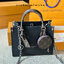LV Onthego Leather Tote Bag กระเป๋าทรงโท้ทดีไซน์ใหม่ สีดำสุดคลาสสิก พร้อมสายสะพายโซ่ร้อยหนังสีดำเข้าเซ็ทและใบลูกลายโมโนแกรมตัดสีกันได้อย่างลงตัว ตอบโจทย์ได้ทุกลุค ทุกสไตล์