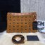 M.C.M Crossbody Pouch in Visetos Original กระเป๋าสะพายกึ่งคลัชท์ สุดล้ำ มีสายยาวสะพายข้างได้ รุ่นใหม่ล่าสุดมาแรงมาก ด้วยความสวยปังตั้งแต่แรกเห็น ภายในเป็นช่องโล่งไอเท็มนี้เด็ด แนะนำค่ะ