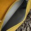 LONGCHAMP LE PLIAGE ORIGINAL Pouch with handle กระเป๋าถือขนาดมินิทรงpouch ให้ความหรูหราจาก Le Pliage (เลอ ปลิยาจ) ในขณะที่ที่ปิดแบบซิปช่วยให้คุณมั่นใจได้