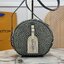 LV Boite Chapeau Denim Monogram / LV Round Denim Bag กระเป๋าทรงกลมเดนิมสไตล์วินเทจ โดดเด่นด้วยรูปทรงอันเป็นเอกลักษณ์และรายละเอียดแบบคลาสสิก ปั้มนูนโลโก้ลายโมโนแกรม เดนิมสีซีดสวยคลาสสิกสุดไอคอนิก