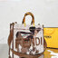 FENDI Sunshine Medium Shopper Tote / FENDI Shopping Shoulder Bag กระเป๋าสะพายทรง shopping ใบใหญ่จุใจ!! ลายกราฟฟิกมาใหม่ดีไซน์คลาสสิควินเทจ สวยหรู ภายในโล่งกว้างมากๆ ใส่ของจุสุดๆ