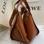 พรีเมี่ยมกิ๊ฟแท้ 100% 】งานหนังแท้ Loewe Hammock Leather Hobo Bag TAN