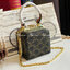Celine Triomphe Minaudiere สาว ๆ คนไหนไม่เน้นพกของเยอะ แต่ต้องการกระเป๋าที่ให้ความเรียบหรู ดีไซน์เก๋ เหมาะสำหรับดินเนอร์มื้อค่ำ หรือช้อปปิ้งเบาๆ ใบนี้แนะนำเลยคะ เป็นกระเป๋าขนาดกะทัดรัด ถือและสะพายไหล่ได้ ให้ความคล่องตัว นับว่าเป็นอีกหนึ่งแอสเซสเซอรี่ที่น่