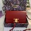 VIP 】CELINE Medium Triomphe Bag In Shiny Calfskin Medium Triomphe Bag In Shiny Calfskin GIFT WITH PURCHASE (GWP) พรีเมี่ยมกิ๊ฟ Limited Edition จาก CELINE PERFUME DUTY FREE COUNTER วัสดุหนังแท้ (Calfskin) ซับในเป็นหนังแกะ (Lambskin) รูปทรงสี่เหลี่ยมผืนผ้า 