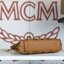 M.C.M MILLIE TOP ZIP CROSSBODY IN VISETOS รุ่นหายากที่สาวๆตามหา เพราะดีไซน์ยูนิค เรียบแต่มีดีเทลความหรู ๆ กระเป๋าสะพายที่มาพร้อมสาย 2 แบบ สายโซ่คล้องไหล่ คล้องแขน และสายหนัง crossbody ให้ปนับใช้ได้ตามใจชอบ วัสดุหนังแคนวาสคุณภาพดี ใช้งานง่ายด้วยซิป ใส่โทรศ