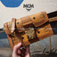 M.C.M MINI GRETL CROSSBODY BAG IN VISETOS คอลเลคชั่นใหม่ล่าสุด ดีไซน์ไซส์กะทัดรัด เหมาะกับการเก็บของสำคัญของสาวๆ ได้อย่างมั่นใจ สะพายได้แบบคล่องตัว กระเป๋าสะพายข้าง ทรงสวย ออกแบบล้อมกรอบด้วยหนังแท้ ตัวกระเป๋าเป็นหนังแคนวาสคุณภาพ เปิด-ปิดด้วยตัวกดล็อค ภายใ