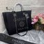 CHANEL Maxi Shopping with Pearl logo / CHANEL DEAUVILLE TOTE / Chanel tote bag หน้าโลโก้ติดหมุดแน่นๆ กระเป๋าทรงโท้ทใบใหญ่ผ้าแคนวาส งานปักหมุดสวยหรูใบใหญ่สไตล์เซเลปค่ะ