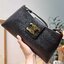 Celine wiltern bag กระเป๋าทรงพอชแบบตัวแม่ สวยมาก สวยแซ่บ ขนาดกำลังดี ใส่ของใส่มือถือได้ทุกรุ่น รูปทรงย้อนยุค สไตล์วินเทจลัคชู มีสายสะพายให้ถึง 2 แบบ สายหนังและสายโซ่ ดูแพงสุดๆ สลับใช้ได้