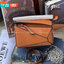 Loewe Nano Puzzle bag in classic โลเอเว่ (LOEWE) อีกหนึ่งกระเป๋าแบรนด์ดังจากสเปน ภายใต้คอลเลคชั่นใหม่อันร่วมสมัยของแบรนด์ มีความเป็นคลาสสิคและโมเดิร์นทันสมัย กระเป๋าที่มาในรูปแบบสี่เหลี่ยมผืนผ้า ที่สามารถใช้งานได้ทั้งแบบหูหิ้ว และแบบ Crossbody ด้านในมีช่อ