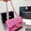 CHANEL Tweed Flap Bag 25cm ลุคคุณหนูไม่ควรพลาด Collection นี้เลย ลวดลายบนกระเป๋าแบบกราฟฟิคมีเท็กเจอร์ ทำให้กระเป๋าดูมีราคามากยิ่งขึ้น สะพายใช้งานได้หลายโอกาส ไม่ว่าจะไปเที่ยวหรือไปงานเลี้ยงสังสรรค์ก็เหมาะสมเป็นอย่างยิ่งเลยค่ะ