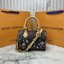 LV x TM Speedy Bandoulière 20 bag Monogram Flower กระเป๋าทรงหมอนคอลเลกชันสุดพิเศษ สวยคลาสสิกมีชีวิตชีวา สีสันสดใสสไตล์ superflat สุดไอคอนิกของ Takashi Murakami ด้วยโมโนแกรมดอกไม้หลากสี