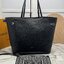 LV Neverfull Inside Out MM / LV Tote Bag กระเป๋าทรงโท้ทใบใหญ่ กลับด้านใช้ได้ 2 ฝั่ง ดีไซน์ใหม่ที่ฮอตที่สุดในตอนนี้ มาพร้อมใบลูกพิมพ์ลายเส้นตรงสวยเด่น เป็นอีกรุ่นที่นิยมใช้เยอะมากๆ ภายในโล่งกว้าง สะพายไปเที่ยวต่างจังหวัดคือดีงามมากจ้า หรือจะสะพายไปทำงาน ไป