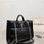 SAINT LAURENT shoulder bag Silver Tone / YSL Shopping Bag / YSL TOTE BAG กระเป๋าถือทรงช็อปปิ้ง พร้อมส่ง โดดเด่นด้วยโลโก้แบรนด์อะไหล่เงินสวยหรู ภายในกระเป๋ากว้างใส่สัมภาระได้เยอะ มีช่องซิปแยกย่อยให้ใส่ของจุกจิกหนึ่งช่องนะคะ