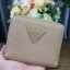 พร้อมส่งรุ่นหายาก! GUESS FACTORY WOMEN'S ZIP AROUND SHORT WALLET กระเป๋าสตางค์สั้นพับ2ตอนซิปรอบหนัง Saffiano ด้านหน้าประดับโลโก้แบรนด์สวยหรู ภายในมีช่องใส่ธนบัตร ใส่แบงก์พัน ช่องใส่เหรียญ และช่องใส่บัตรหลายช่อง ตัวจริงสวยน่าใช้ ภาพถ่ายจากสินค้าจริงค่