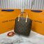 LV Spontini Tote Bag กระเป๋าทรงโท้ทวินเทจ รุ่นตามหาที่หายากมากๆ พร้อมส่งแล้ววันนี้ รีบจับจองน้าา งานพิมพ์ลายโมโนแกรมคมชัด ซิปรอบ หูจับในตัวพร้อมสายสะพายยาว ภายในโล่งกว้าง สวยคลาสสิก