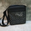Coach Men crossbody bag Best seller! กระเป๋าข้างรุ่นยอดฮิตของคุณผู้ชาย วัสดุหนังลาย signature brand รอบใบ ด้านหน้ามี logo brand มีช่องหน้าหลัง ช่องหลักเปิดปิดด้วยซิป ใส่ wallet ยาว mini iPad ได้ มีช่องซิปเล็ก สายสะพายยาสปรับได้ค่ะ
