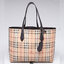 BURBERRY Leather Haymarket Check Medium Reversible Tote Bag กระเป๋าสะพายไหล่ทรงช้อปปิ้ง ทรงคลาสสิค ฮิตตลอดกาล