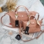 สีมาใหม่ค่า 🐼New arrival! KEEP ทรง longchamp รุ่น Duo Sister - สี signature brand เลยค่า Nude Pink น่าร้ากกกกกมากค่า ตัวกระเป๋าหนังแกะสังเคราะห์ ลายหนังสวยมากๆคะ นิ่ม สุดๆ รุ่นนี้ จะมี 2 ขนาด คือ mini และ basic ไซด์