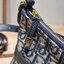 DIOR 30 MONTAIGNE CIGALE MINI BAG ใหม่ล่าสุด กับกระเป๋าสะพายโฮโบมินิไซส์ ที่ไม่ได้เล็กอย่างที่คิด เพราะใบนี้สามารถใส่ของสำคัญได้ครบ ดีไซน์สวยคลาสสิค เรียบแต่โก้ น้อยแต่หรูหรา ใช้งานด้วยซิปรูดใช้งานง่าย