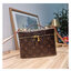 LV NICE MINI MONOGRAM BAG เบสท์เซลเลอร์คอลเลคชั่น ที่ใครๆก็ต้องมีใช้ กับกระเป๋า cosmetics ทรงกล่อง ใส่เครื่องสำอางค์ หรือจะใช้ใส่ของพกจำเป็นประจำวันก็ได้ สบายๆ