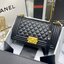 หนังแท้ CHANEL BOY 10" หนังเรียบ อะไหล่เงิน/ทอง พร้อมส่งที่ไทย หนังลูกวัวแท้ อะไหล่โลหะสีรูทีเนียม สวยคลาสสิกทุกยุคสมัย เกรดออริจินอล 1:1 ภาพสินค้าถ่ายจากงานขายจริง ใช้งานต่างประเทศได้