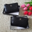 รุ่นที่ใครหลายคนรอคอย ❤️💚 CHANE VIP GIFT PURSE BAG กระเป๋าคล้องมือทรงมินิ จากงาน VIP GIFT แบรนด์ดังอย่าง CHANEL วัสดุหนัง PREMIUM PU สุดหรูเปิดปิดด้วยที่จับซิป LOGO อะไหล่เงิน ประดับโลโก้ ด้านในมีช่องใส่บัตรได้อีก3ช่อง มาพร้อมที่ใส่พวงกุญแจ
