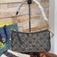 Tory burch T Monogram Jacquard Studio Bag กระเป๋า T Monogram Studio รูปทรงกระทัดรัด มาในสไตล์มินิมอลที่ถูกรังสรรค์อย่างปราณีตด้วยผ้าทอ jacquard เพื่อเฉลิมฉลองโลโก้กราฟฟิก ลวดลายสวยเด่น ดูสะดุดตา ใช้งานได้หลายรูปแบบ การแมทช์กระเป๋าให้เข้ากับการแต่งตัวทุกวั