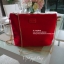 อีกหนึ่งรุ่นที่สาวๆรอคอย Chanel Cosmetics crossbody bag ของแท้ จากเคาเตอร์ VIP COSMETICS GIFT (NOT FOR SALE) ทรงสวย ด้านหน้าประดับโลโก้แบรนด์สุดหรู วัสดุผ้าขนวูฟ นุ่มมือ น้ำหนักเบา ตัวกระเป๋าอะไหล่ทองพร้อมสายโซ่สุดหรูสีทอง ถอดออกได้ หัวซิปปั๊มแบรนด์ เปิดป