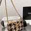 Chanel อเนกประสงค์ รุ่น Limited edition ลายวินเทจ พร้อมใบเล็ก หนังแท้ น้ำหนักเบา มีช่องใส่ของจุกจิก เปิดปิดด้วยฝาปิดกระดุม มีช่องใส่บัตร ช่องซิป ใส่กระเป๋าสตางค์ใบยาว ได้ค่ะ ตัวจริงสวยมากๆถูกใจรีบจองนะคะ ใส่มือถือได้ทุกรุ่น สายสะพายยาวคู่ สะพายได้สองแบบ ป