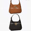 Tory Burch Miller Small Classic Shoulder Bag กระเป๋าที่เป็นได้มากกว่ากระเป๋าสะพายไหล่ โดยทางแบรนด์มีการออกแบบที่การต่อสายให้มาในลุคช์สะพายข้างได้ เป็นเอกลักษณ์ไม่ซ้ำใคร รูปทรงคลาสสิค เปิดปิดด้วยแม่เหล็กเพิ่มความปลอดภัย วัสดุหนังวัวแท้นุ่มต่อผิวสัมผัส มาคู