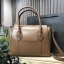 Don't Miss! CHARLES & KEITH DOUBLE ZIP STRUCTURED BAG กระเป๋าถือหรือสะพายรุ่นยอดนิยมขนาดใหญ่กำลังดี หนังเรียบสวยอยู่ทรงด้านหน้ามีโลโก้แบรนด์อะไหล่ทองนูน เปิดปิดด้วยซิป ภายในกว้างจุของได้เยอะ ใส่ Ipad กระเป๋าสตางค์ หนังสือ ของใช้ได้จุ มาพร้อมสายสะพายย