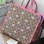 VIP GIFT 】หนังแท้ GUCCI Children's tote bag GG kids ที่สุดของความน่ารัก ลิมิเต็ดแบบไม่มีเอาท์ สาวๆสายหวานไม่ควรพลาดด้วยประการทั้งปวงเลยค่าา หนังแท้เกรดดีที่สุด พิมพ์ลายแบรนด์รอบใบเทคเจอร์สวยอยู่ทรง ภายในมีโลโก้กว้างและจุสุดๆใส่สัมภาระได้เยอะ ภาพถ่ายจ