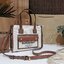 BURBERRY FRAGRANCES CROSSBODY BAG VIP GIFT WITH PURCHASE (GWP) พรีเมี่ยมกิ๊ฟ Limited Edition จาก BURBERRY PERFUME วัสดุ Canvas & Leather ทรงเหลี่ยม TwoTone ดีไซน์สวยอยู่ทรง ด้านหน้ามีช่องใส่ของ ภายในโล่งกว้าง สามารถใส่กระเป๋าสตางค์ยาว มือถือ ของใช้ได้เยอะ