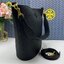 Tory Burch McGraw Bucket bag / Tory Burch Mcgraw Double T Logo Plaque Bucket Bag พร้อมส่ง 4 สี กระเป๋าสะพายหรือถือคล้องแขนทรงถัง จุของได้เยอะใบนี้ตอบโจทย์ได้ดีมาก โทนสีเรียบง่าย แฝงไปด้วยความดูดี สุขุมและเป็นผู้ใหญ่
