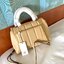 TORY BURCH KIRA QUILTED SMALL BAG พร้อมส่งที่ไทย ไม่ผิดหวังแน่นอนค่ะ! กระเป๋าหิ้วหรือสะพายข้างได้ วัสดุหนังแกะแท้ทั้งใบ ((หนังแกะจะมีคุณภาพดีเงานิ่มและแพงกว่าหนังวัวจ้า)) หนังนิ่มสวยงามมากๆค่ะ เปิดปิดกระเป๋าแบบหมุนล็อคแบบโลโก้แบรนด์ ใช้อะไหล่คลาสสิคดูหรูเ