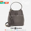 TORY BURCH MCGRAW MINI BUCKET BAG กระเป๋าสะพาย **วัสดุหนังวัวแท้ หนังนุ่ม หนังหอม น้ำหนักเบามากกก!! หนังลื่น นิ่มสวยมากๆ!!ด้านหน้าประดับโลโก้แบรนด์ ภายในโล่งกว้าง มีช่องใส่ของ 2 ช่อง มีสายเกี่ยวปรับทรง อะไหล่ทอง สายยาวถอดออกได้ ปรับระดับได้ 5 ระดับ ขนาดกำ