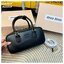 MIU MIU ARCADIE LEATHER BAG M, Geniş 27cm กระเป๋าถือ/สะพายสุดชิค น่ารักๆเก๋ๆ ดีไซน์เรียบแต่มากมีอยู่จริง สวยดูแพง