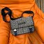 Coach C9158 League Messenger Bag Crossbody Sling Bag ใหม่ล่าสุด คอลที่หนุ่มๆก็ต้องใจละลายไม่แพ้สาวๆ กับกระเป๋าสะพายทรงแมสเซนเจอร์ ดีไซน์ทรงคลาสสิคใช้งานง่าย ดีเทลน้อยแต่มาก!! ดูดีดูแพงเกินเบอร์ไปเลย ภายในเป็นช่องโล่ง มีช่องแยก แบ่งสัดส่วนได้ดีมากๆ มาพร้อม