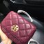 Tory Burch Willa Mini Top Handle Bag พร้อมส่งที่ไทย ใบจริงคือสวยสุดดไปเลยค่าา! กระเป๋าสะพายข้างหรือหิ้วก็เก๋ไปอีกเลยค่ะ! หนังแท้อย่างดี ลายนวมนิ่มมือดีมากค่ะ ด้านหน้ามีอะไหล่โลโก้แบรนด์ เปิดปิดกระเป๋าแบบกระดุมแม่เหล็ก ภายในสามารถใส่กระเป๋าเงินใบกลางได้;มื