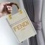 สวยหรูมาก กับ FENDI MINI SUNSHINE SHOPPER วัสดุหนังแท้ทั้งใบ ปั้มชื่อแบรนด์ด้านหน้า ที่จับเซรามิคสีสวยมีสลักแบรนด์ *ทรงมินิน่ารัก ด้านในเป็นช่องโล่งกว้าง สามารถใส่ กระเป๋าสตางค์สั้น มือถือได้ทุกรุ่น มาพร้อมสายสะพาย ถอดปรับได้ อะไหล่ปั้มแบรนด์สีทอง ปั้มโลโ