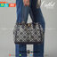OUTLET Tory Burch T- Monogram Jacquard Small Tote กระเป๋าถือหรือสะพายไหล่ วัสดุ Canvas ปักษ์ลายแบรนด์ อะไหล่ทองสวยหรู น้ำหนักเบา