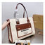 Burberry Freya Canvas Tote Bag Large กระเป๋าสะพายทรงโท้ทใบใหญ่จุใจ ดีไซน์ทรงเหลี่ยมสวยอยู่ทรง ด้านหน้ามีช่องใส่ของ ภายในโล่งกว้างจุของใช้ได้เยอะ