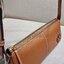 TORY BURCH MCGRAW WEDGE กระเป๋าสะพายไหล่ ทรงสวยไม่ซ้ำ ไม่เกร่อ!! สะดวกใช้งาน ดีไซน์เรียบแต่แฝงความหรู และคลาสสิคในตัว วัสดุหนังลูกวัว สัมผัสดี สวยคม เปิด-ปิดด้วยซิป ภายในเป็นช่องโล่ง มีช่องย่อยเก็บบัตร มาพร้อมสายสะพายในตัว ปรับได้อีกเล็กน้อย ไอเท็มนี้เหมา