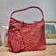 GOYARD BOHEME HOBO BAG / GOYARD HOBO กระเป๋าสะพายทรงโฮโบ ใบใหญ่จุใจ!! มาครบสีขายดี เลิศทุกสี รูปทรงคลาสสิค ดีไซน์เป็นเอกลักษณ์ วัสดุหนังแคนวาสพิมพ์ลายสวยคม ปากกระเป๋ามีซิปเปิด-ปิดกันของหล่นได้ ภายในโล่งกว้างมาก มาพร้อมสายคล้องในตัว ทนทาน สะพายสวยๆได้ทุกวั